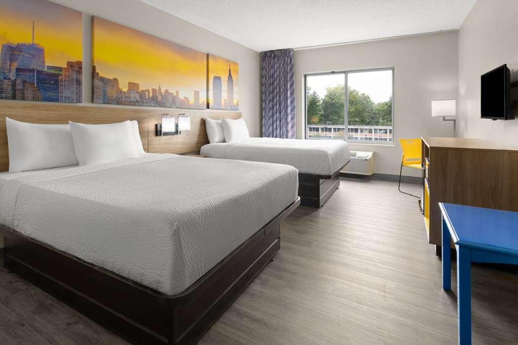 Days Inn & Suites By Wyndham Albany Room photo